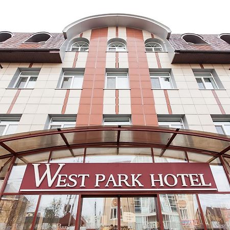 West Park Hotel Sofiivska Borshchahivka Exteriér fotografie