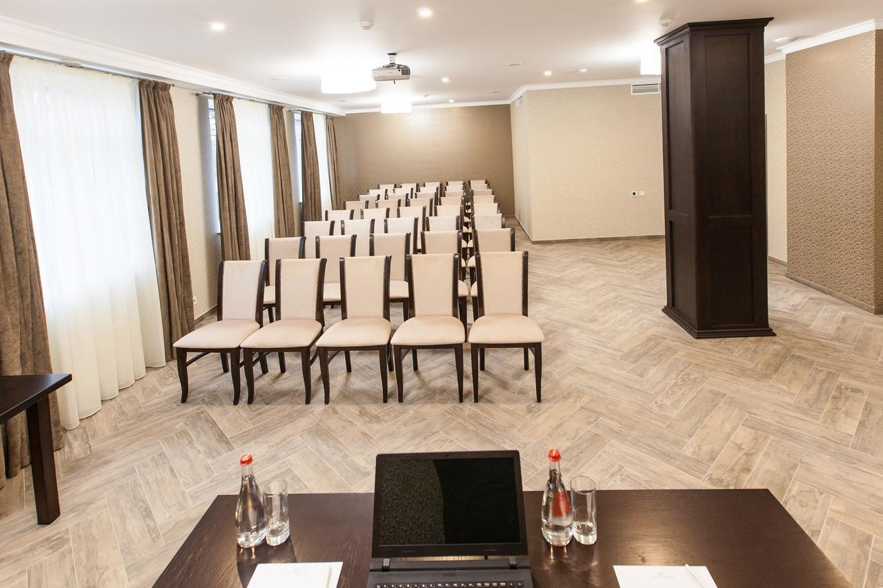 West Park Hotel Sofiivska Borshchahivka Exteriér fotografie