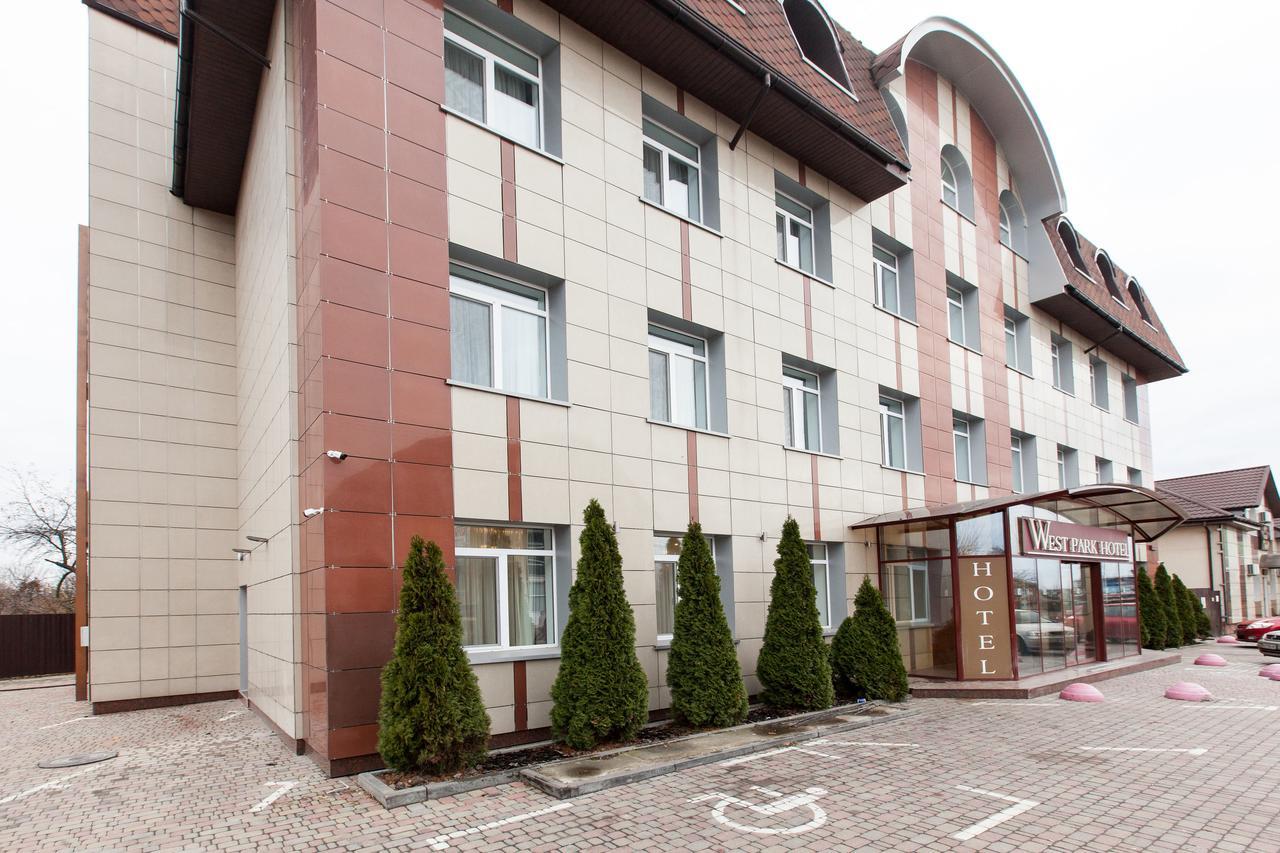 West Park Hotel Sofiivska Borshchahivka Exteriér fotografie