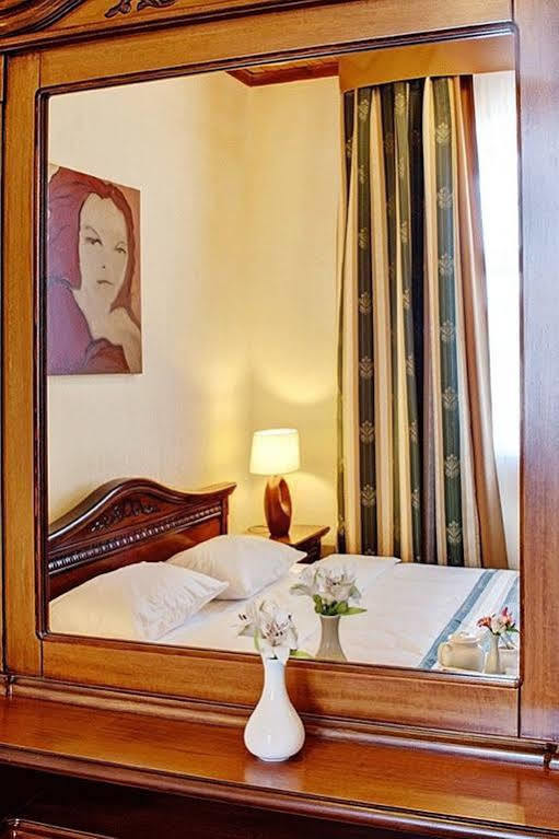 West Park Hotel Sofiivska Borshchahivka Exteriér fotografie